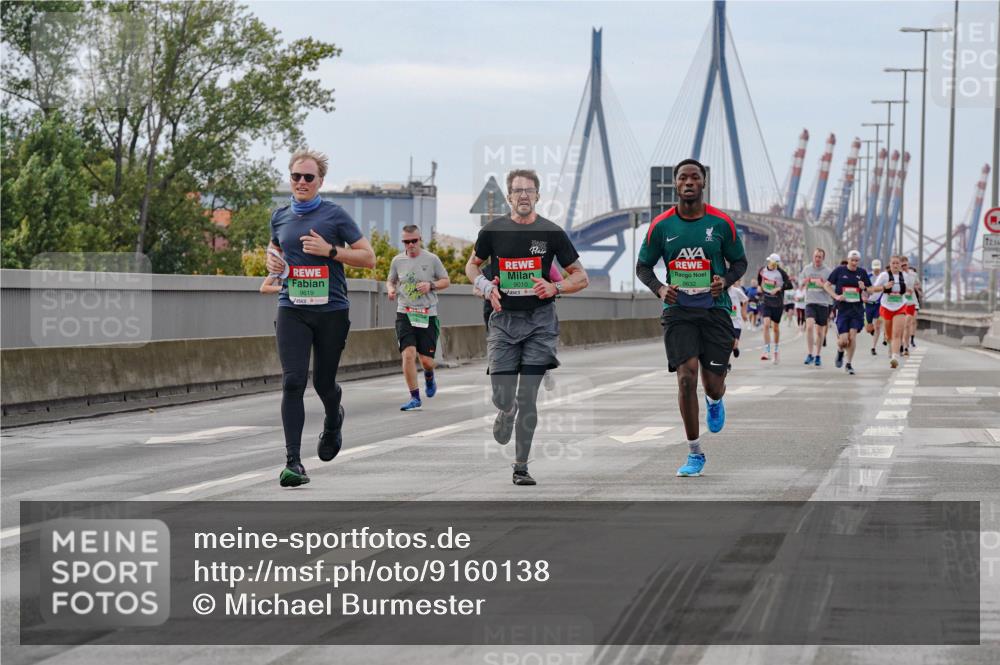 03.10.2025 - Köhlbrandbrückenlauf Michael Burmester http://msf.ph/oto/9160138 03.10.2025 15:50:32 Position 3 9619, 9010, 12, 5 meine-sportfotos.de