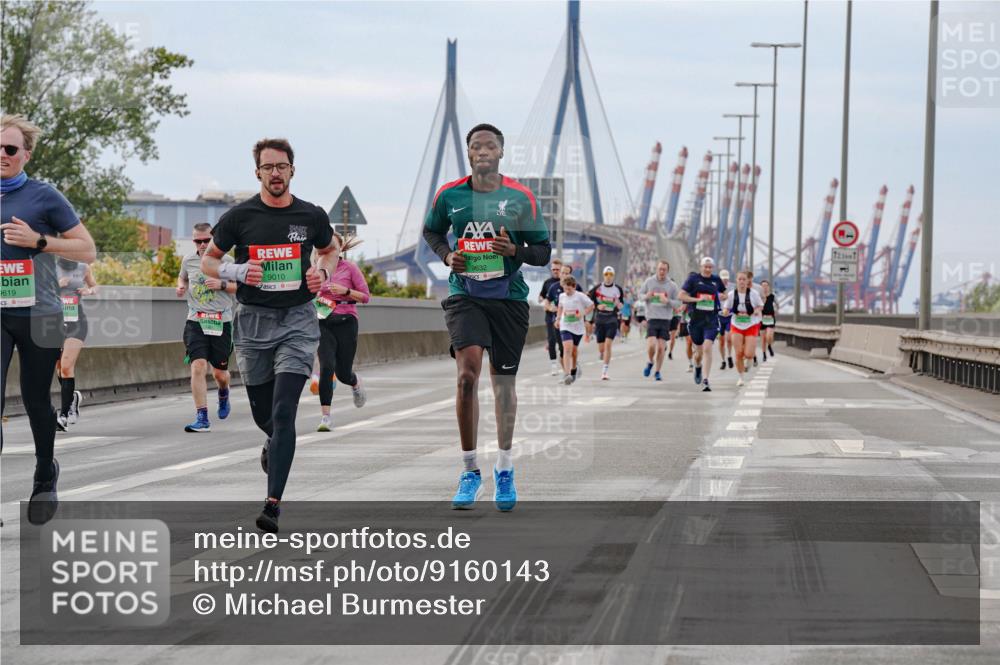 03.10.2025 - Köhlbrandbrückenlauf Michael Burmester http://msf.ph/oto/9160143 03.10.2025 15:50:33 Position 3 9619, 9010, 9632 meine-sportfotos.de