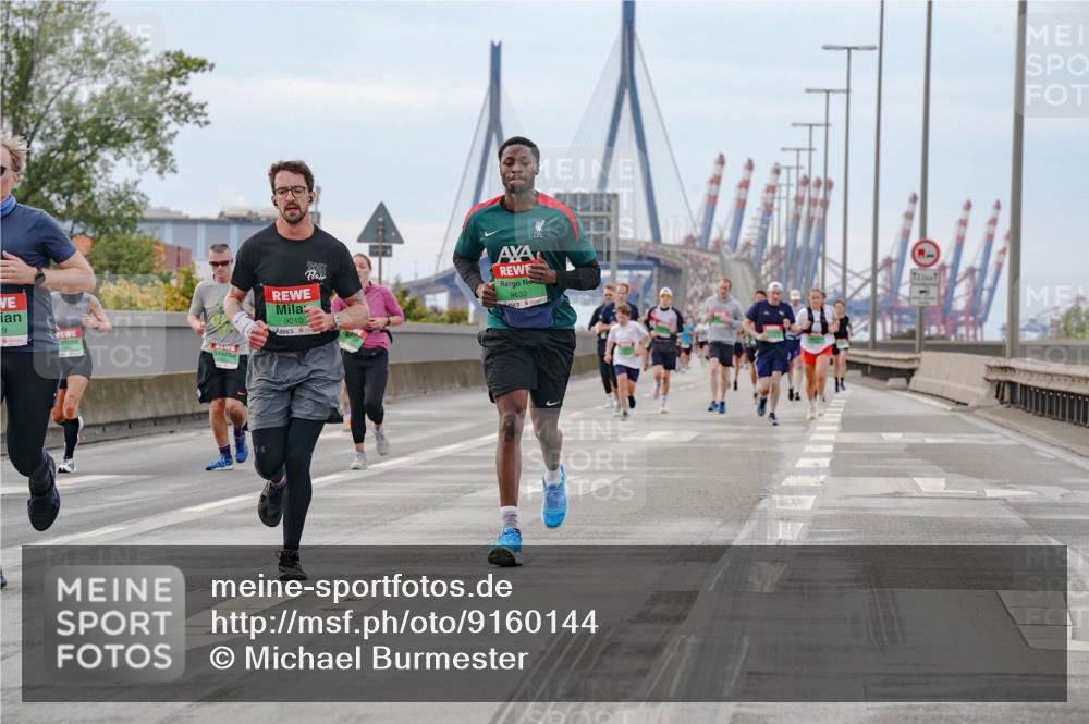 03.10.2025 - Köhlbrandbrückenlauf Michael Burmester http://msf.ph/oto/9160144 03.10.2025 15:50:33 Position 3 9, 9010, 9632 meine-sportfotos.de