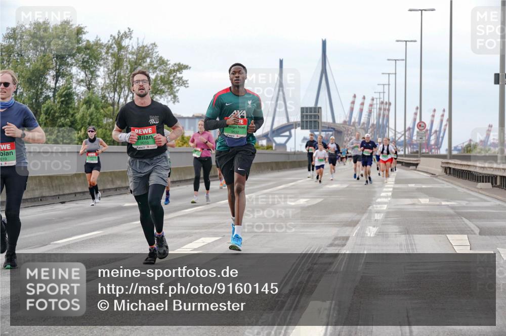 03.10.2025 - Köhlbrandbrückenlauf Michael Burmester http://msf.ph/oto/9160145 03.10.2025 15:50:35 Position 3 619, 9010, 9632 meine-sportfotos.de