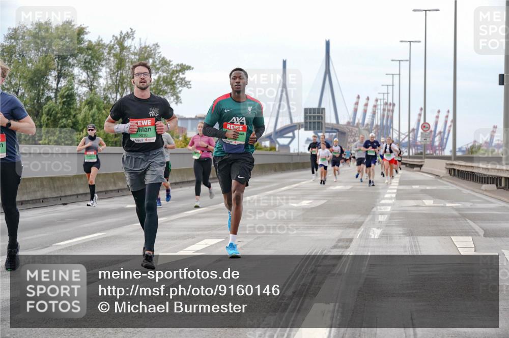 03.10.2025 - Köhlbrandbrückenlauf Michael Burmester http://msf.ph/oto/9160146 03.10.2025 15:50:35 Position 3 9010 meine-sportfotos.de