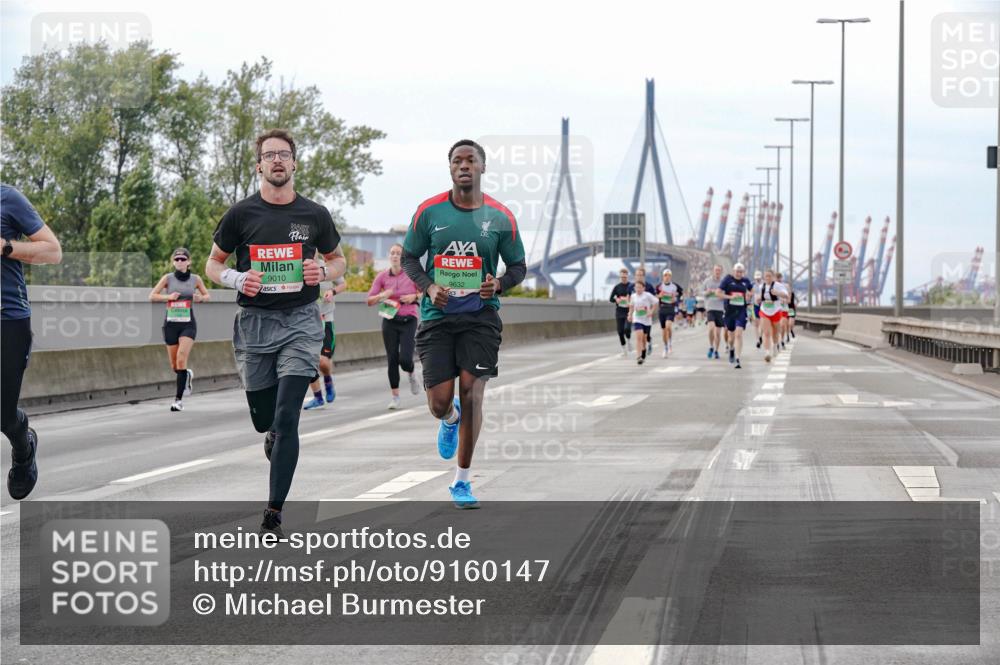 03.10.2025 - Köhlbrandbrückenlauf Michael Burmester http://msf.ph/oto/9160147 03.10.2025 15:50:35 Position 3 9010, 9632 meine-sportfotos.de