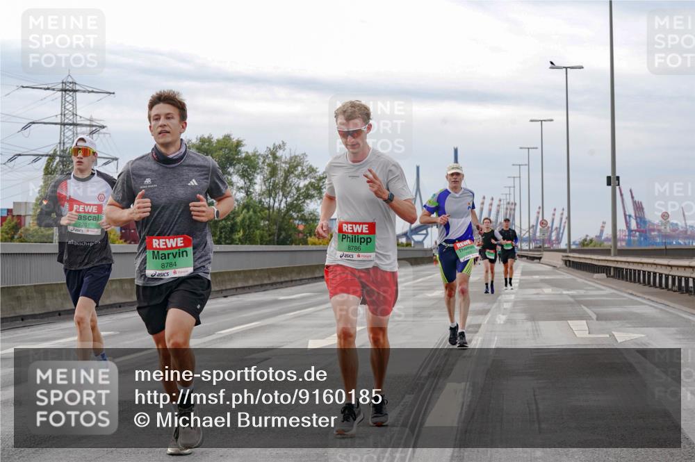 03.10.2025 - Köhlbrandbrückenlauf Michael Burmester http://msf.ph/oto/9160185 03.10.2025 15:50:55 Position 3 7201, 8784, 8786 meine-sportfotos.de