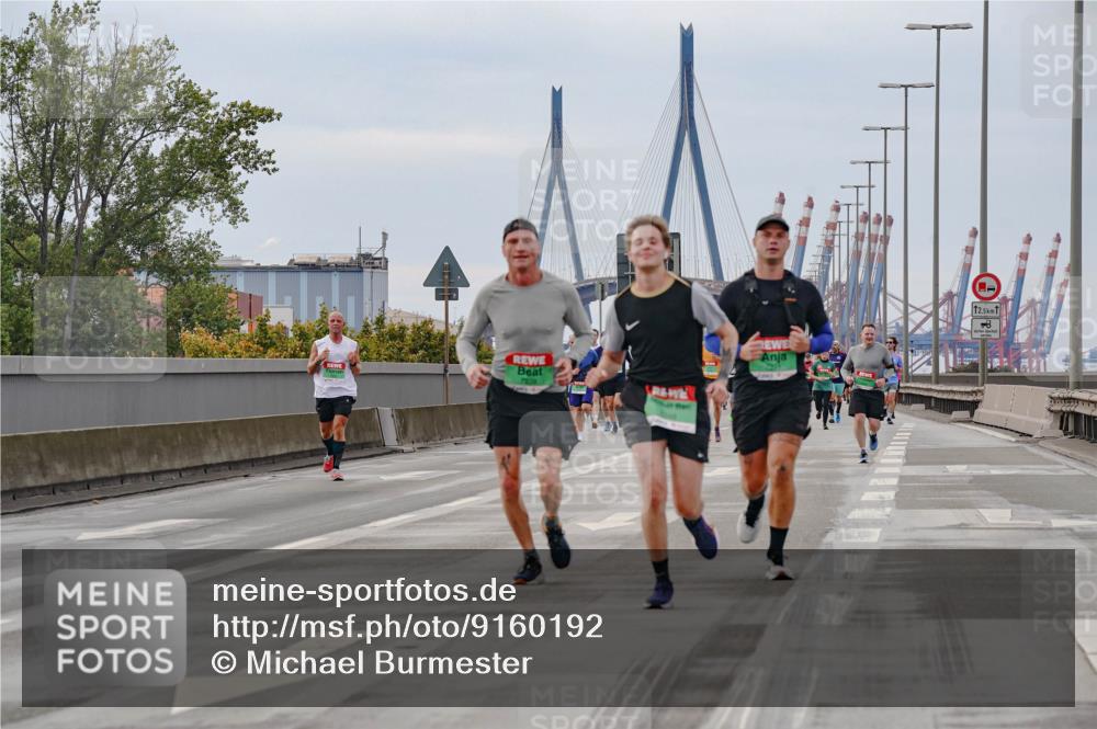 03.10.2025 - Köhlbrandbrückenlauf Michael Burmester http://msf.ph/oto/9160192 03.10.2025 15:50:59 Position 3 12, 5 meine-sportfotos.de