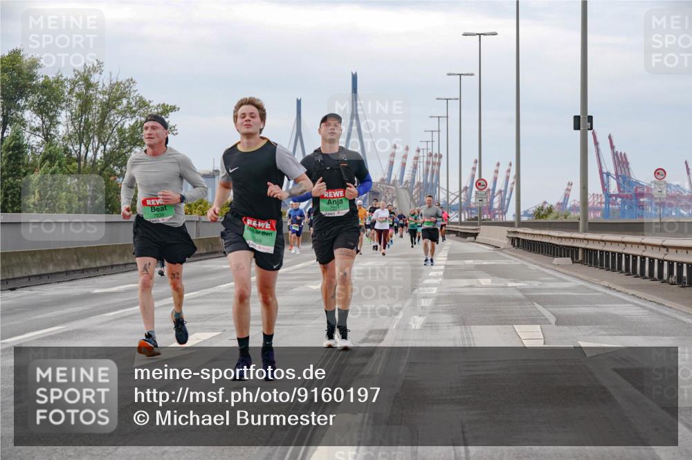 03.10.2025 - Köhlbrandbrückenlauf Michael Burmester http://msf.ph/oto/9160197 03.10.2025 15:51:02 Position 3 7239, 248, 7221, 12 meine-sportfotos.de