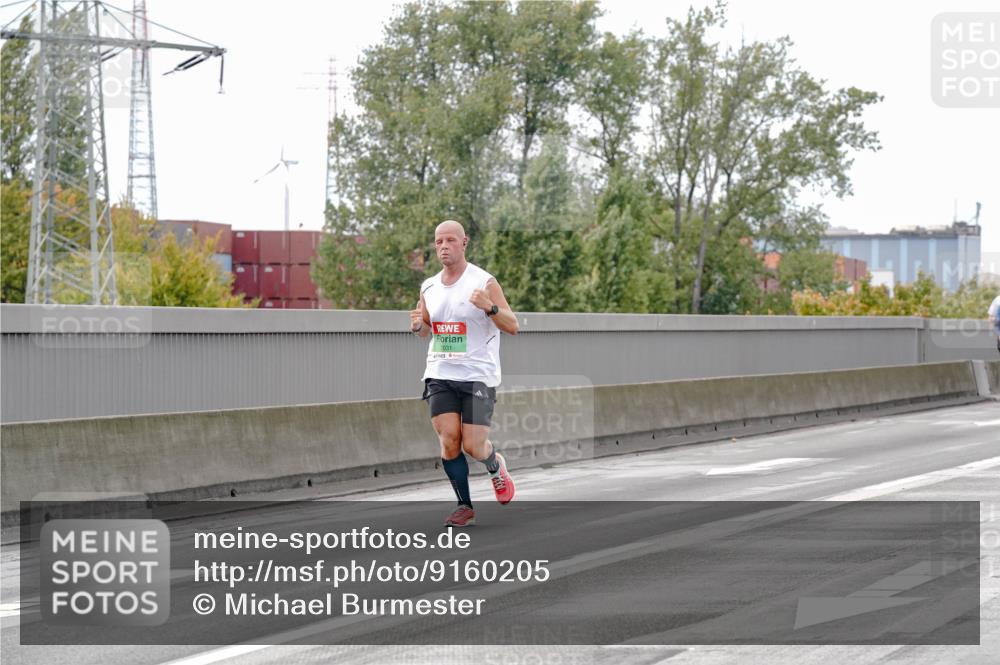 03.10.2025 - Köhlbrandbrückenlauf Michael Burmester http://msf.ph/oto/9160205 03.10.2025 15:51:08 Position 3 7031 meine-sportfotos.de