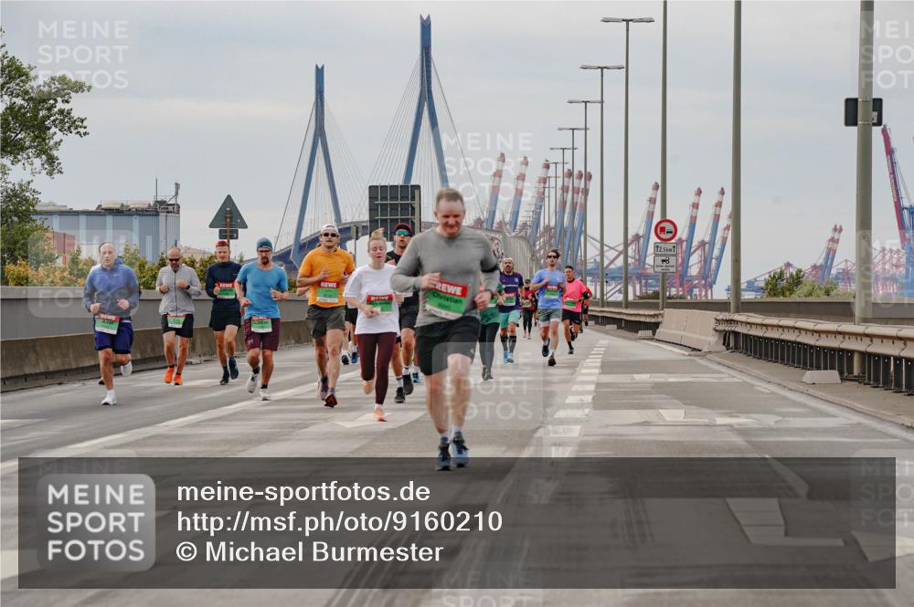 03.10.2025 - Köhlbrandbrückenlauf Michael Burmester http://msf.ph/oto/9160210 03.10.2025 15:51:12 Position 3 12, 5 meine-sportfotos.de
