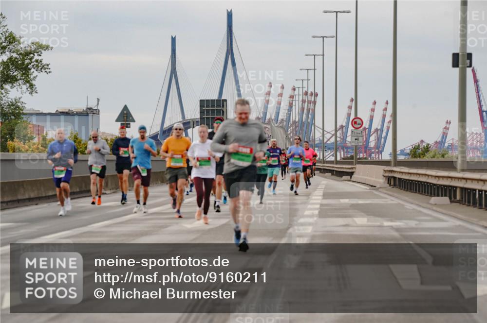 03.10.2025 - Köhlbrandbrückenlauf Michael Burmester http://msf.ph/oto/9160211 03.10.2025 15:51:12 Position 3 12, 5 meine-sportfotos.de