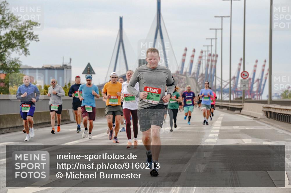 03.10.2025 - Köhlbrandbrückenlauf Michael Burmester http://msf.ph/oto/9160213 03.10.2025 15:51:13 Position 3 8995 meine-sportfotos.de