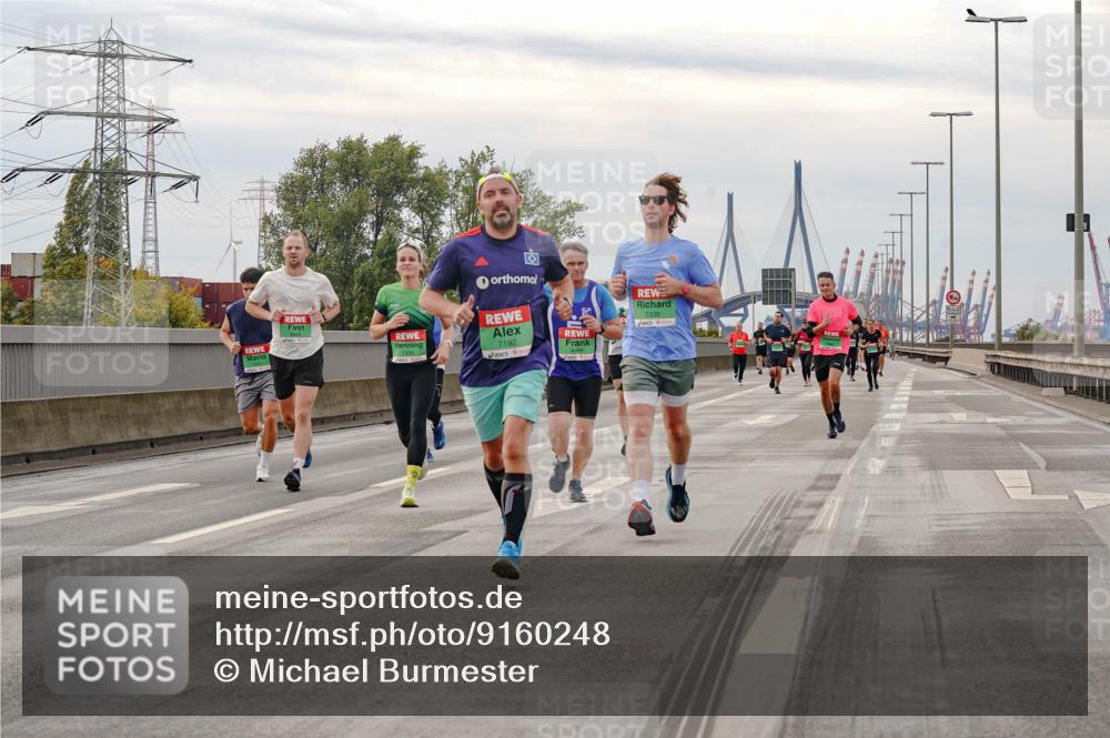03.10.2025 - Köhlbrandbrückenlauf Michael Burmester http://msf.ph/oto/9160248 03.10.2025 15:51:28 Position 3 7338, 7192, 7455 meine-sportfotos.de