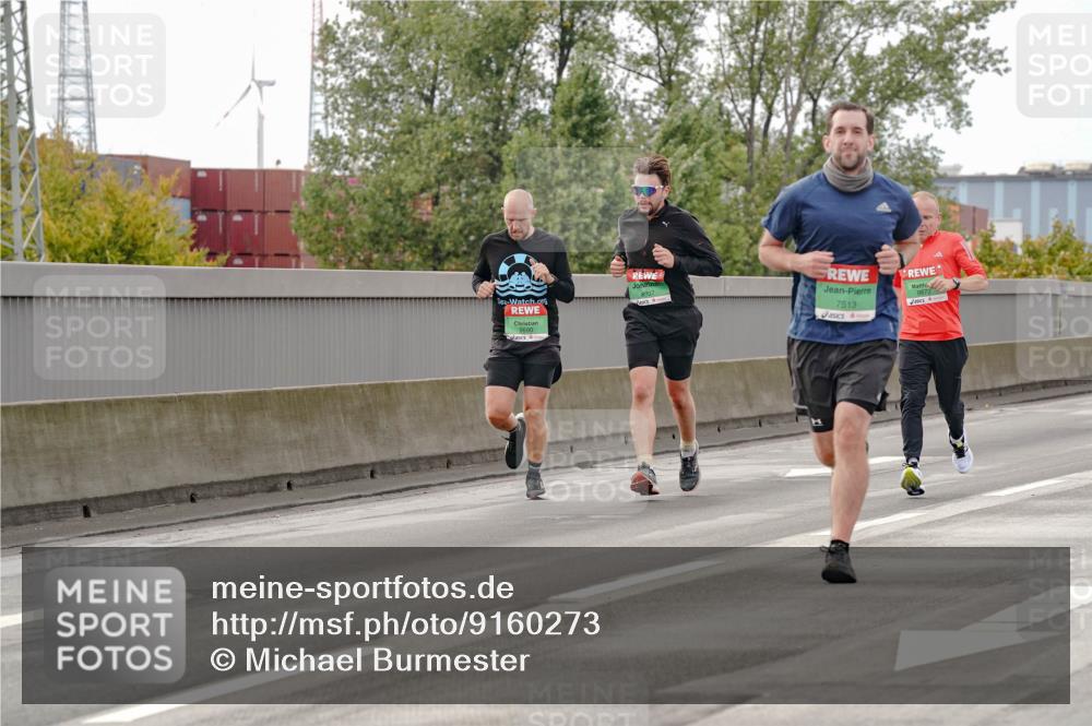 03.10.2025 - Köhlbrandbrückenlauf Michael Burmester http://msf.ph/oto/9160273 03.10.2025 15:51:39 Position 3 8937, 7513, 9672 meine-sportfotos.de