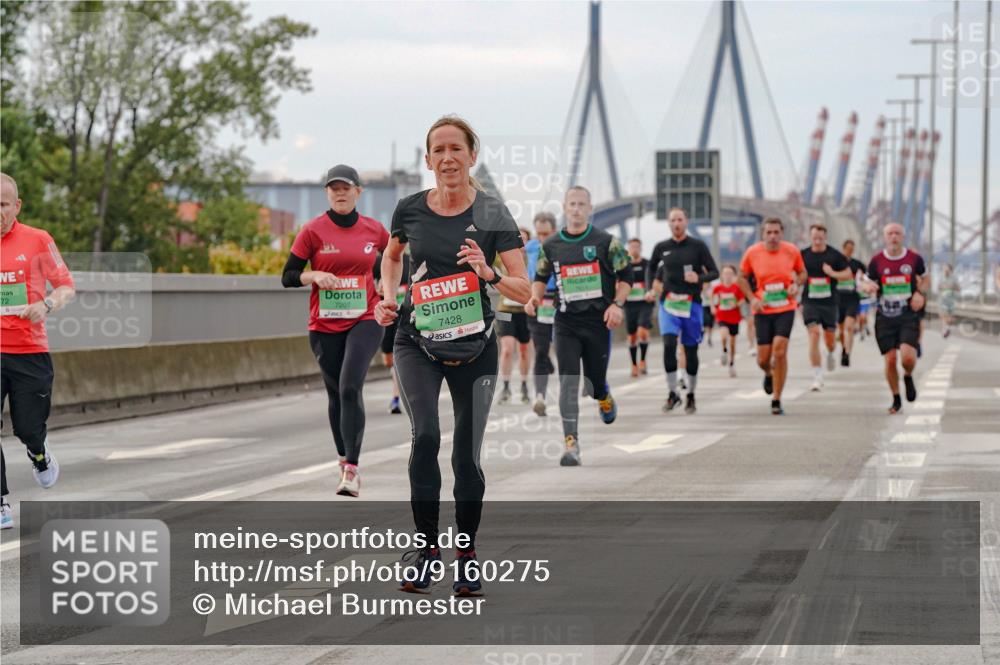 03.10.2025 - Köhlbrandbrückenlauf Michael Burmester http://msf.ph/oto/9160275 03.10.2025 15:51:41 Position 3 72, 7207, 7428 meine-sportfotos.de