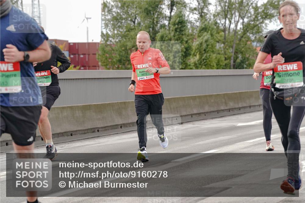 03.10.2025 - Köhlbrandbrückenlauf Michael Burmester http://msf.ph/oto/9160278 03.10.2025 15:51:42 Position 3 513, 8937, 9672, 7428 meine-sportfotos.de