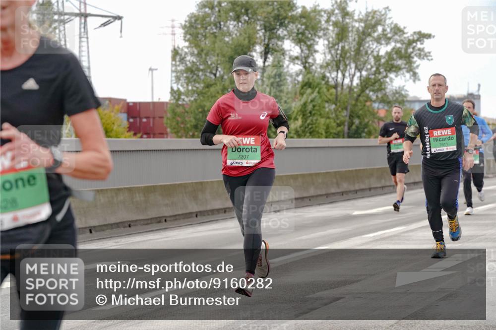 03.10.2025 - Köhlbrandbrückenlauf Michael Burmester http://msf.ph/oto/9160282 03.10.2025 15:51:45 Position 3 28, 7207, 92, 7611 meine-sportfotos.de