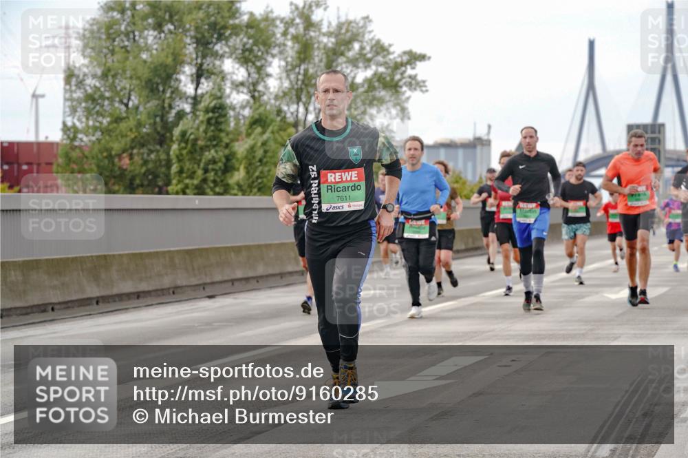 03.10.2025 - Köhlbrandbrückenlauf Michael Burmester http://msf.ph/oto/9160285 03.10.2025 15:51:46 Position 3 7611 meine-sportfotos.de