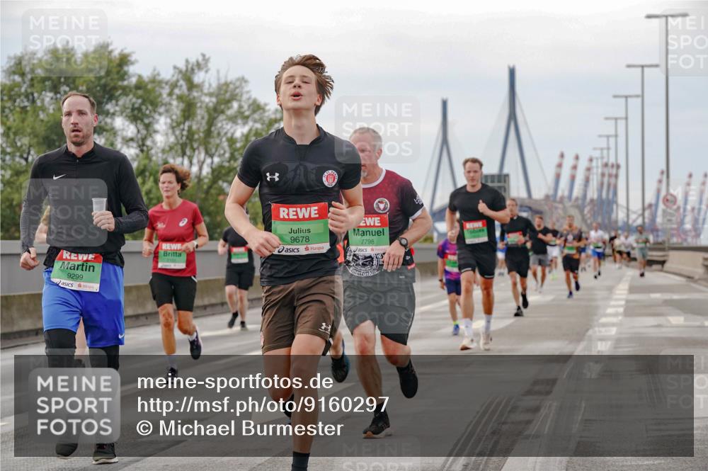 03.10.2025 - Köhlbrandbrückenlauf Michael Burmester http://msf.ph/oto/9160297 03.10.2025 15:51:51 Position 3 9299, 9678, 7798 meine-sportfotos.de