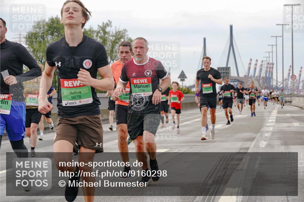 03.10.2025 - Köhlbrandbrückenlauf Michael Burmester http://msf.ph/oto/9160298 03.10.2025 15:51:52 Position 3 9, 7213, 9678, 7798, 8886 meine-sportfotos.de