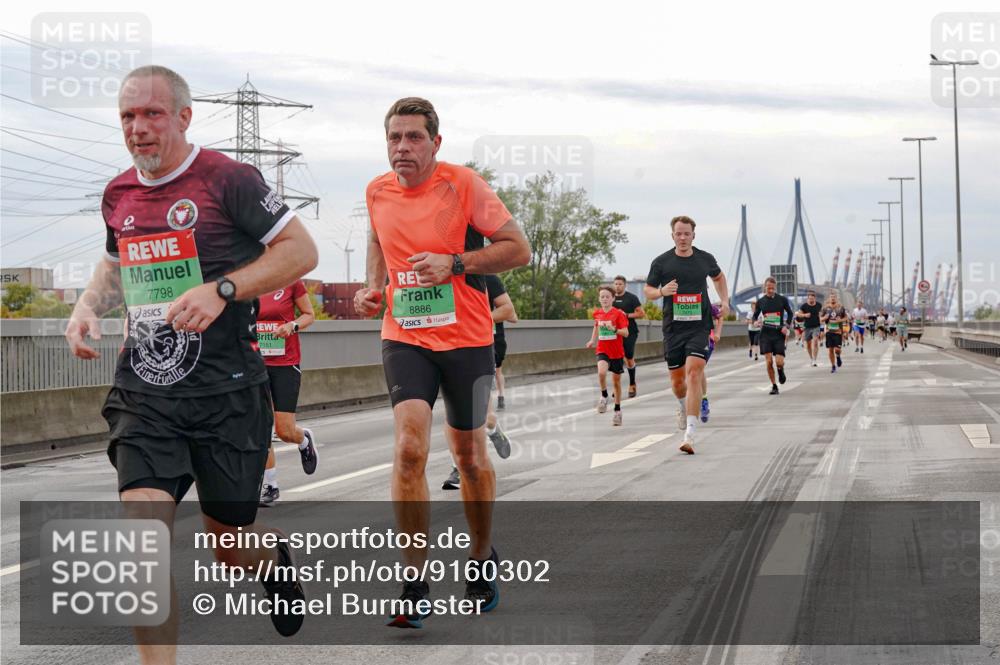 03.10.2025 - Köhlbrandbrückenlauf Michael Burmester http://msf.ph/oto/9160302 03.10.2025 15:51:54 Position 3 7798, 7151, 8886 meine-sportfotos.de
