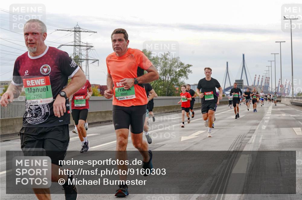 03.10.2025 - Köhlbrandbrückenlauf Michael Burmester http://msf.ph/oto/9160303 03.10.2025 15:51:54 Position 3 7798, 8886, 7151 meine-sportfotos.de