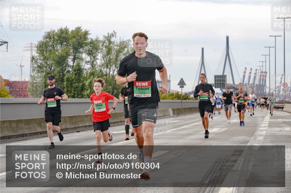 03.10.2025 - Köhlbrandbrückenlauf Michael Burmester http://msf.ph/oto/9160304 03.10.2025 15:51:55 Position 3 8981, 7473 meine-sportfotos.de