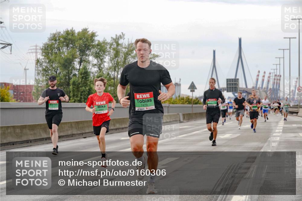 03.10.2025 - Köhlbrandbrückenlauf Michael Burmester http://msf.ph/oto/9160306 03.10.2025 15:51:56 Position 3 8981, 7473 meine-sportfotos.de