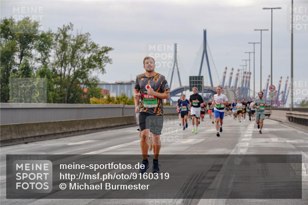 03.10.2025 - Köhlbrandbrückenlauf Michael Burmester http://msf.ph/oto/9160319 03.10.2025 15:52:03 Position 3 7241 meine-sportfotos.de