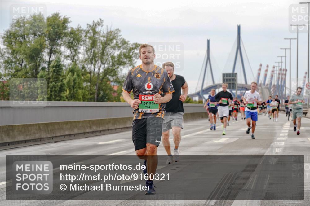 03.10.2025 - Köhlbrandbrückenlauf Michael Burmester http://msf.ph/oto/9160321 03.10.2025 15:52:05 Position 3 7241 meine-sportfotos.de
