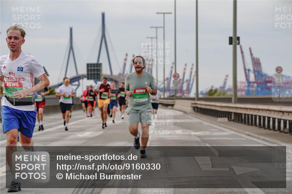 03.10.2025 - Köhlbrandbrückenlauf Michael Burmester http://msf.ph/oto/9160330 03.10.2025 15:52:11 Position 3 384 meine-sportfotos.de