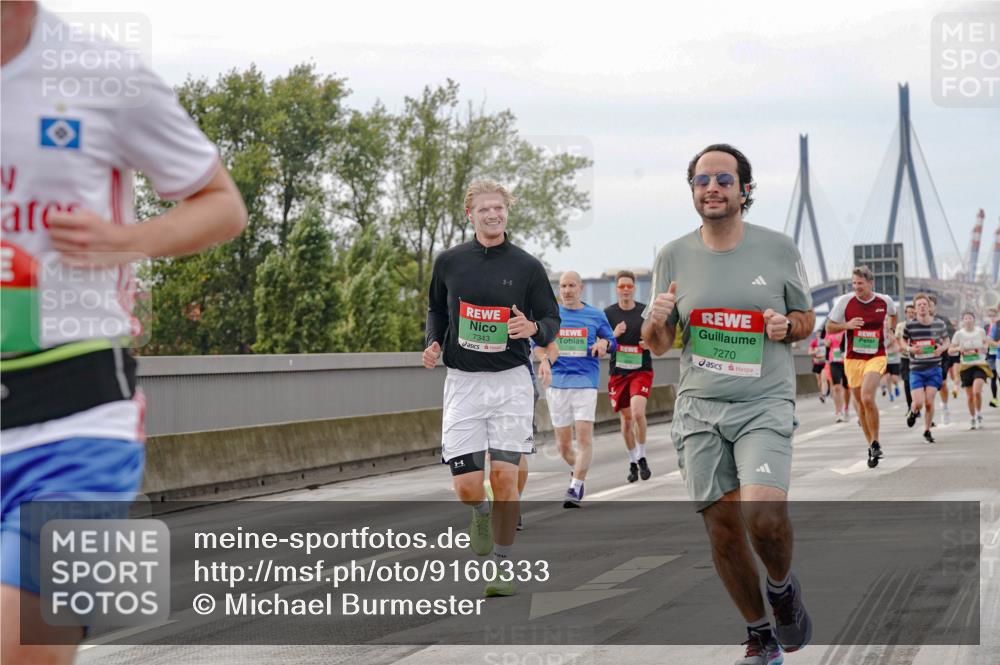 03.10.2025 - Köhlbrandbrückenlauf Michael Burmester http://msf.ph/oto/9160333 03.10.2025 15:52:14 Position 3 14, 7343, 7270 meine-sportfotos.de