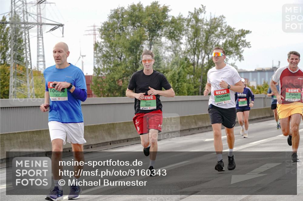 03.10.2025 - Köhlbrandbrückenlauf Michael Burmester http://msf.ph/oto/9160343 03.10.2025 15:52:19 Position 3 7302, 9696, 7526, 7546 meine-sportfotos.de