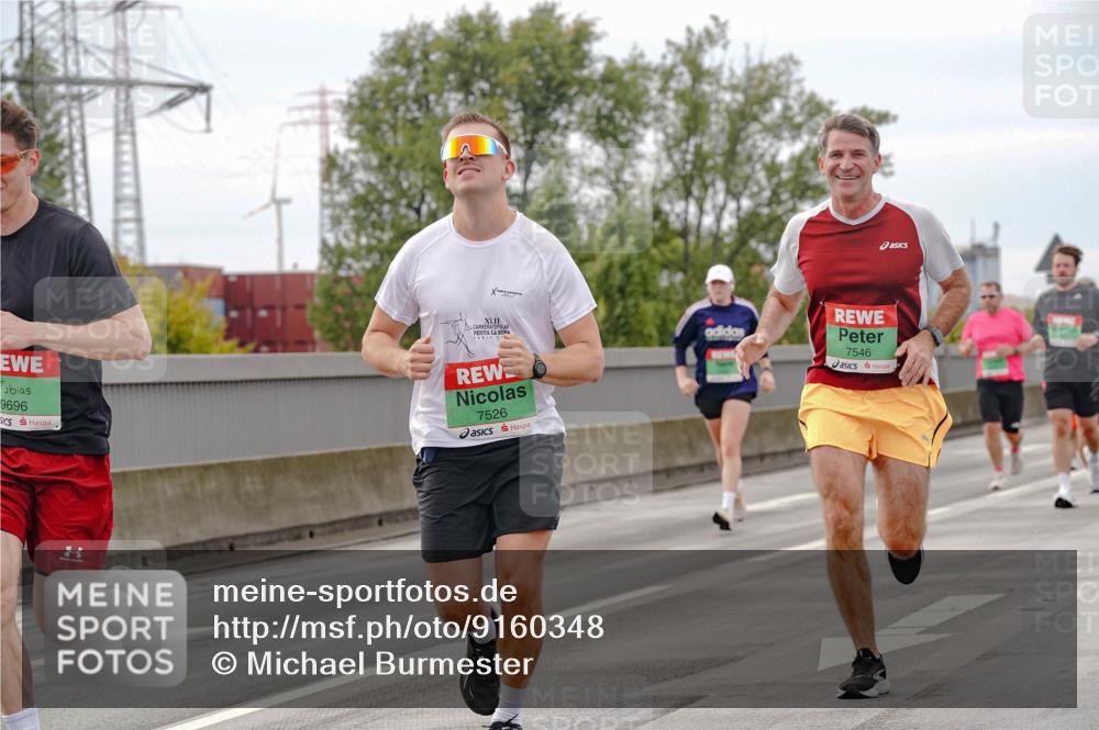 03.10.2025 - Köhlbrandbrückenlauf Michael Burmester http://msf.ph/oto/9160348 03.10.2025 15:52:21 Position 3 7546, 9696, 7526 meine-sportfotos.de
