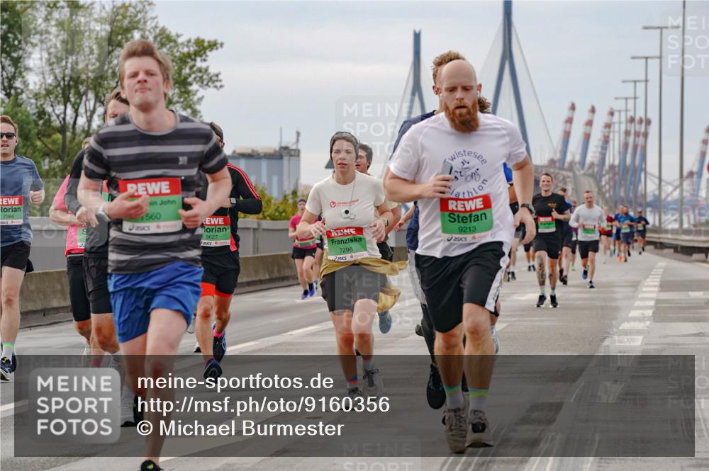 03.10.2025 - Köhlbrandbrückenlauf Michael Burmester http://msf.ph/oto/9160356 03.10.2025 15:52:25 Position 3 7394, 560, 9627, 7296, 9213 meine-sportfotos.de