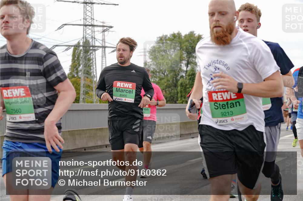 03.10.2025 - Köhlbrandbrückenlauf Michael Burmester http://msf.ph/oto/9160362 03.10.2025 15:52:28 Position 3 7560, 8966, 9213 meine-sportfotos.de