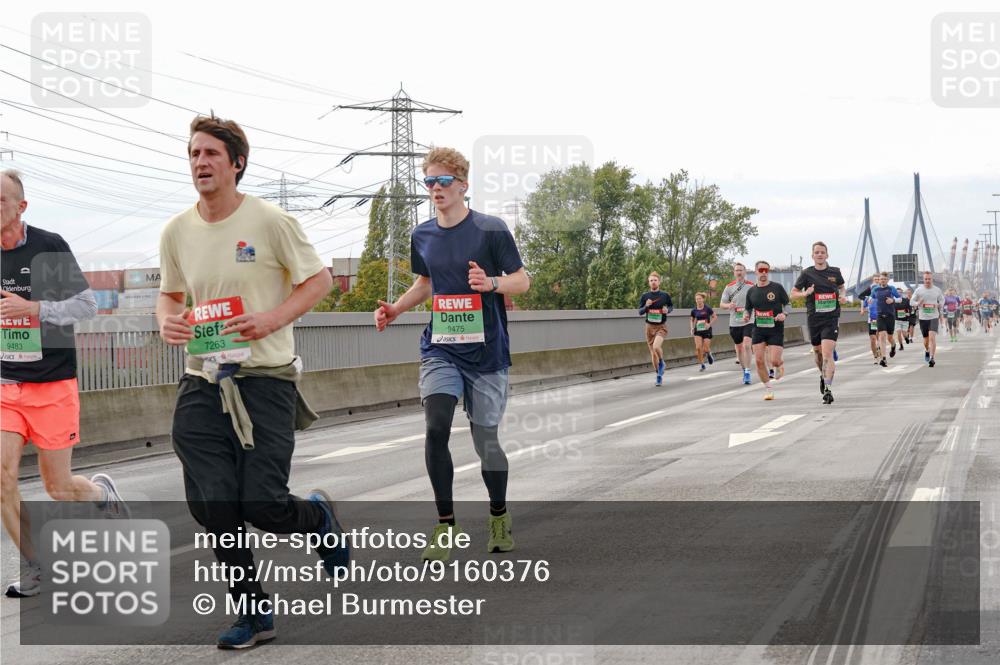 03.10.2025 - Köhlbrandbrückenlauf Michael Burmester http://msf.ph/oto/9160376 03.10.2025 15:52:33 Position 3 9483, 7263, 9475 meine-sportfotos.de