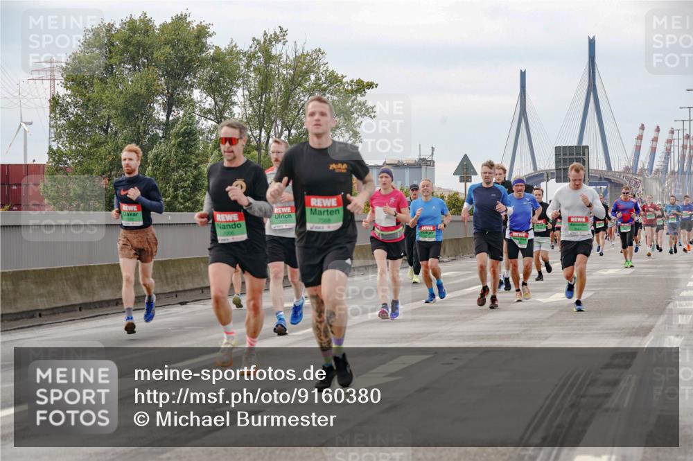 03.10.2025 - Köhlbrandbrückenlauf Michael Burmester http://msf.ph/oto/9160380 03.10.2025 15:52:35 Position 3 7006, 7568 meine-sportfotos.de