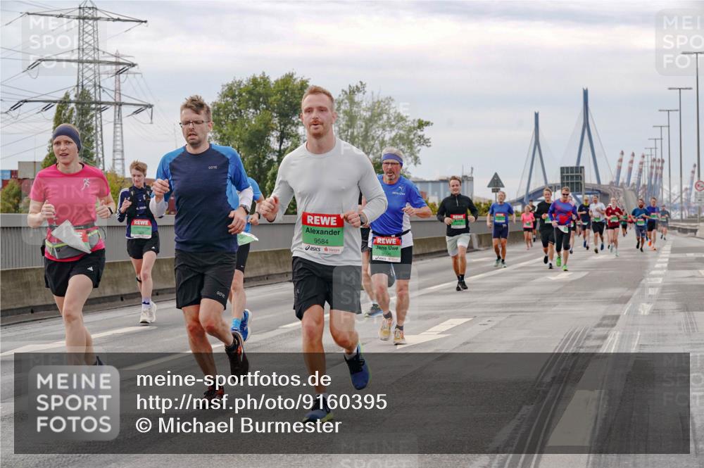 03.10.2025 - Köhlbrandbrückenlauf Michael Burmester http://msf.ph/oto/9160395 03.10.2025 15:52:41 Position 3 9584, 9596 meine-sportfotos.de