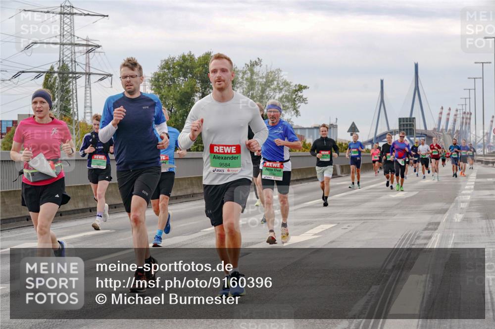 03.10.2025 - Köhlbrandbrückenlauf Michael Burmester http://msf.ph/oto/9160396 03.10.2025 15:52:41 Position 3 9584, 9596 meine-sportfotos.de
