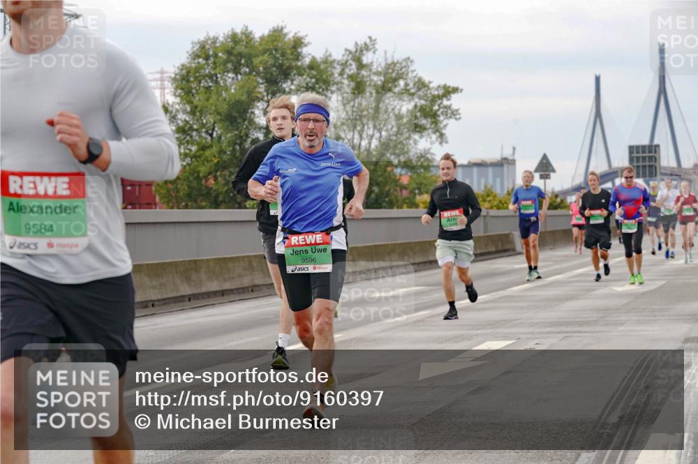 03.10.2025 - Köhlbrandbrückenlauf Michael Burmester http://msf.ph/oto/9160397 03.10.2025 15:52:42 Position 3 9584, 9596 meine-sportfotos.de