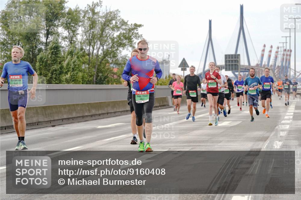 03.10.2025 - Köhlbrandbrückenlauf Michael Burmester http://msf.ph/oto/9160408 03.10.2025 15:52:48 Position 3 8616, 8924 meine-sportfotos.de