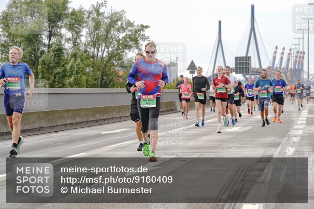 03.10.2025 - Köhlbrandbrückenlauf Michael Burmester http://msf.ph/oto/9160409 03.10.2025 15:52:48 Position 3 8616, 89241 meine-sportfotos.de