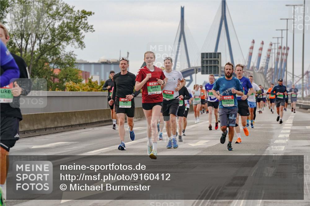 03.10.2025 - Köhlbrandbrückenlauf Michael Burmester http://msf.ph/oto/9160412 03.10.2025 15:52:50 Position 3 925, 9417, 8099, 0 meine-sportfotos.de