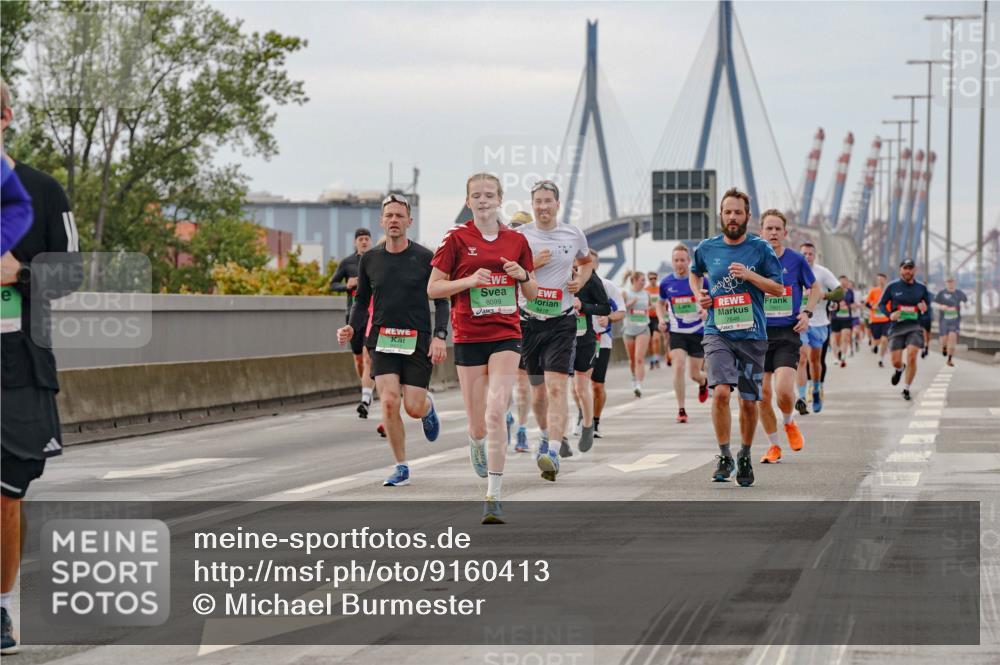 03.10.2025 - Köhlbrandbrückenlauf Michael Burmester http://msf.ph/oto/9160413 03.10.2025 15:52:50 Position 3 8099, 7646 meine-sportfotos.de