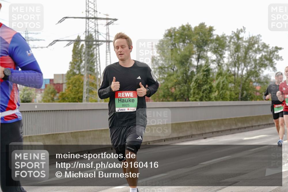 03.10.2025 - Köhlbrandbrückenlauf Michael Burmester http://msf.ph/oto/9160416 03.10.2025 15:52:52 Position 3 8925 meine-sportfotos.de