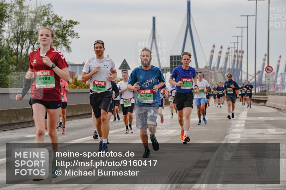 03.10.2025 - Köhlbrandbrückenlauf Michael Burmester http://msf.ph/oto/9160417 03.10.2025 15:52:53 Position 3 8099, 9416, 7646, 7601 meine-sportfotos.de