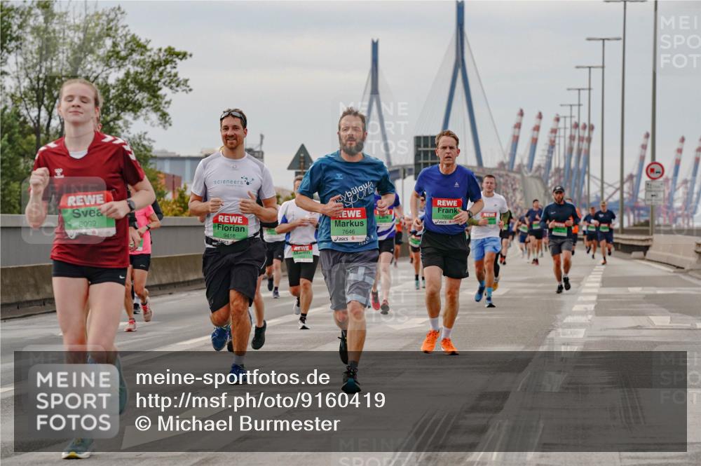 03.10.2025 - Köhlbrandbrückenlauf Michael Burmester http://msf.ph/oto/9160419 03.10.2025 15:52:54 Position 3 8099, 9416, 7646, 2023, 7601 meine-sportfotos.de