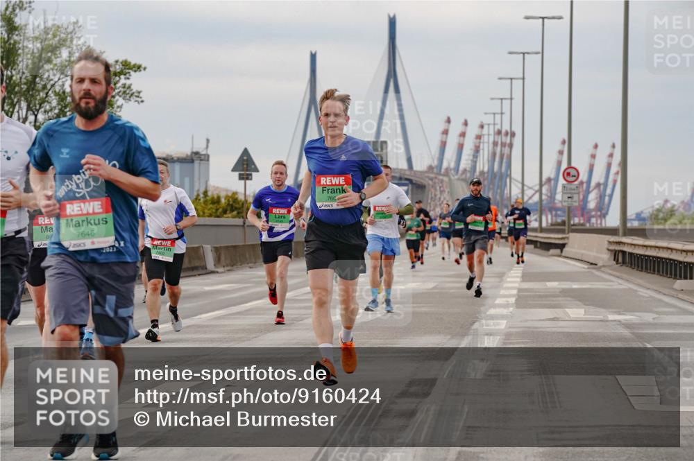 03.10.2025 - Köhlbrandbrückenlauf Michael Burmester http://msf.ph/oto/9160424 03.10.2025 15:52:56 Position 3 8, 7646, 2023, 760 meine-sportfotos.de