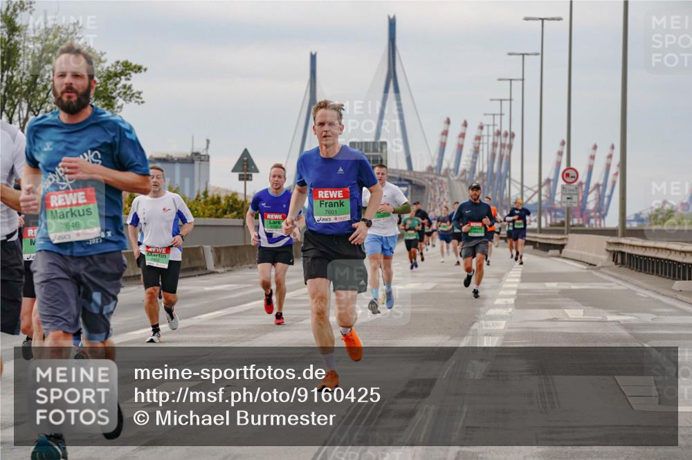 03.10.2025 - Köhlbrandbrückenlauf Michael Burmester http://msf.ph/oto/9160425 03.10.2025 15:52:56 Position 3 7646, 2023, 7601 meine-sportfotos.de