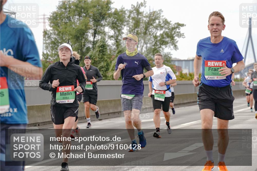 03.10.2025 - Köhlbrandbrückenlauf Michael Burmester http://msf.ph/oto/9160428 03.10.2025 15:52:58 Position 3 8064, 7402, 7601 meine-sportfotos.de