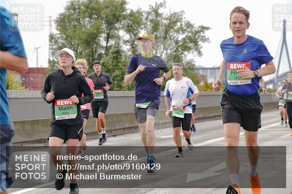 03.10.2025 - Köhlbrandbrückenlauf Michael Burmester http://msf.ph/oto/9160429 03.10.2025 15:52:58 Position 3 8064, 7402, 7601 meine-sportfotos.de