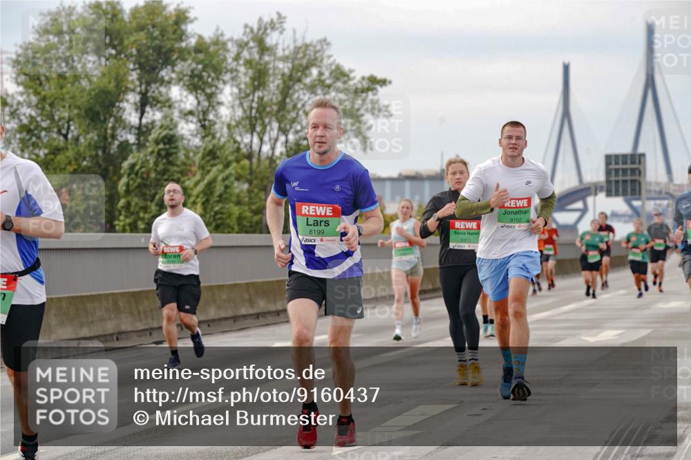 03.10.2025 - Köhlbrandbrückenlauf Michael Burmester http://msf.ph/oto/9160437 03.10.2025 15:53:01 Position 3 8199, 9353, 9102 meine-sportfotos.de